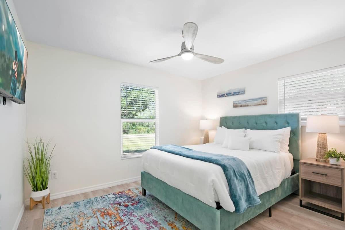 The St Augusdream Renovated Beach House Sleeps 8 Walk To Beach Сент-Огастин Экстерьер фото
